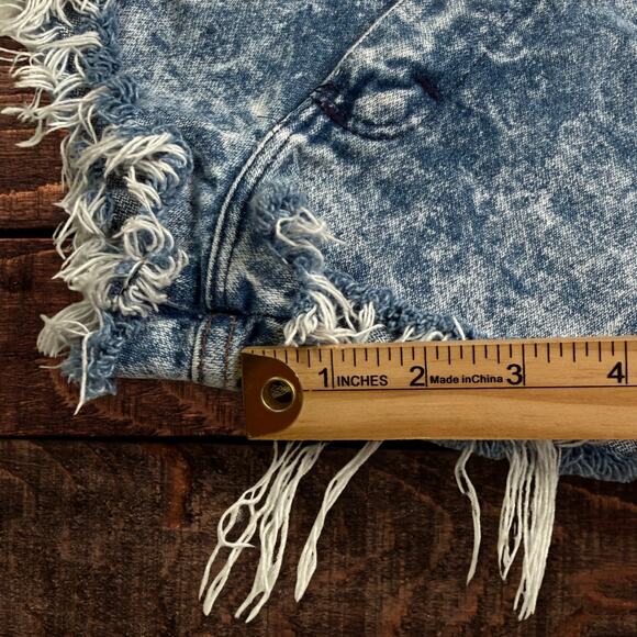 Wrangler Vintage High Waisted Acid Wash Micro Cut Off Frayed Denim Shorts 32 - Picture 9 of 10